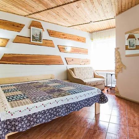 Hotel Pid Khomiakom Tatariv