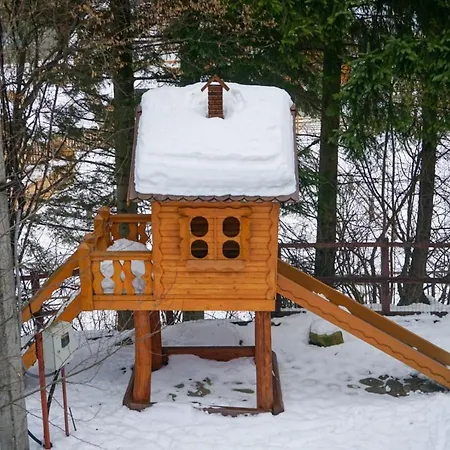 Pid Khomiakom Hotel *