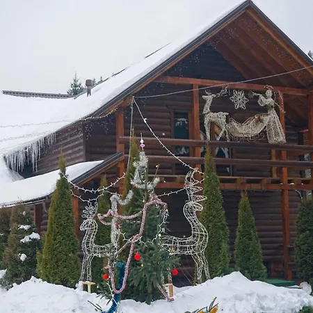 Pid Khomiakom Hotel *