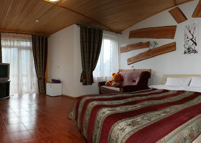 Otel Pid Khomiakom Tatariv