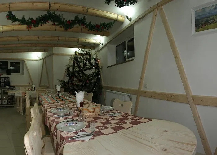 Pid Khomiakom Hotel *