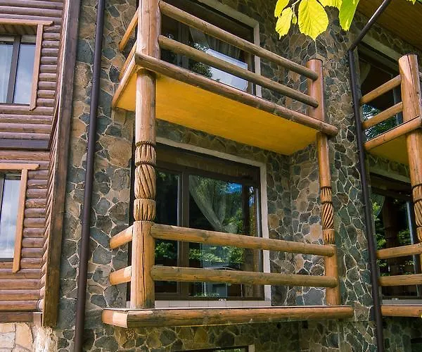 Hotel Pid Khomiakom