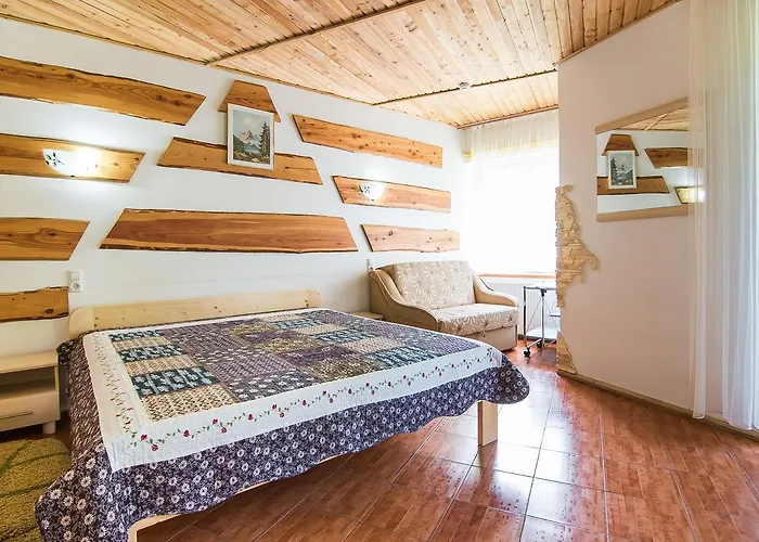 Hotel Pid Khomiakom Tatariv