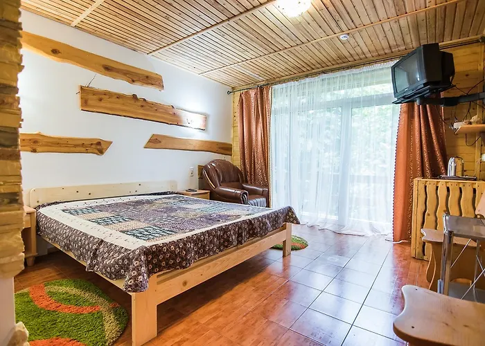 Pid Khomiakom Hotel